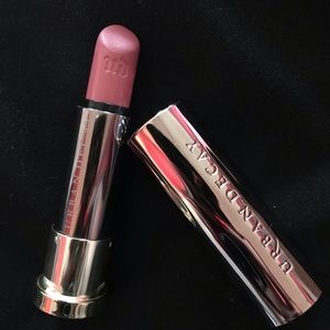 💗Urban Decay Comfort Matte lipstick- “Backtalk”